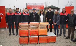 Muş'ta arıcılara 1000 kovan dağıtıldı