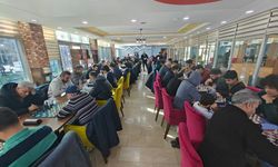 Muş'ta düzenlenen satranç turnuvası genç ve yaşlı sporcuları bir araya getirdi