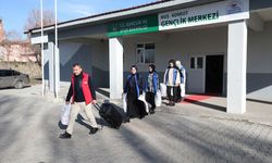 Muş'ta gönüllü gençler 20 köyde yaptıkları etkinliklerle çocukların yüzünü güldürdü