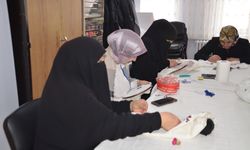 Muş'ta kurslara katılan kadınlar meslek öğreniyor