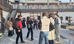 Muş'ta üniversite öğrencileri tarihi mekanları fotoğrafladı