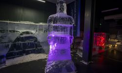 Türk kültüründe öne çıkan karakter ve malzemeleri buza işlediler