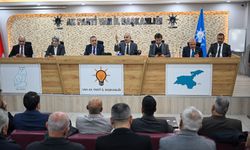 Ulaştırma ve Altyapı Bakanı Uraloğlu, Van'da partililerle buluştu: