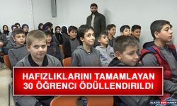 Hafızlıklarını Tamamlayan 30 Öğrenci Ödüllendirildi