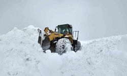 Bingöl'de 56 köy yolunda çalışmalar sürüyor