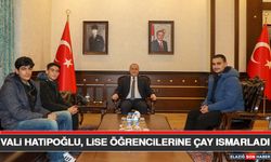 Vali Hatipoğlu, Lise Öğrencilerine Çay Ismarladı