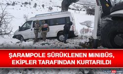 Şarampole Sürüklenen Minibüs, Ekipler Tarafından Kurtarıldı