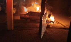 Bingöl'de park halindeki araç alevlere teslim oldu