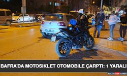 Bafra'da Motosiklet Otomobile Çarptı: 1 Yaralı