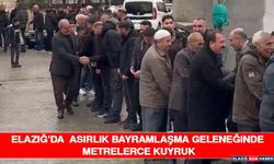 Elazığ’da Asırlık Bayramlaşma Geleneğinde Metrelerce Kuyruk