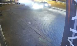 Kaza anı kamerada: İş yerine çarpmaktan son anda kurtuldu