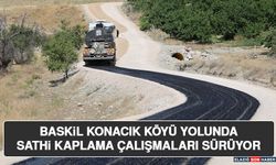 Baskil Konacık Köyü Yolunda Sathi Kaplama Çalışmaları Sürüyor