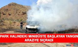 Park Halindeki Minibüste Başlayan Yangın Araziye Sıçradı