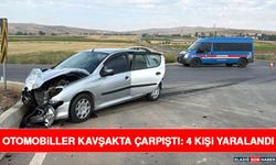 Otomobiller Kavşakta Çarpıştı: 4 Kişi Yaralandı