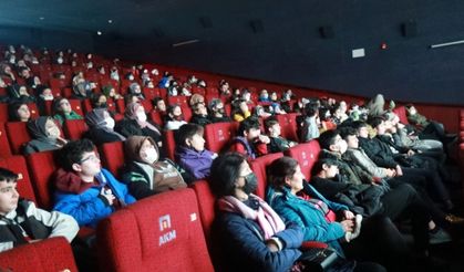 Beyaz Hüzün Adapazarı’nda izleyiciyle buluştu