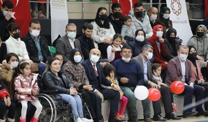 Mardin’de engeliler ve aileleri Metin Şentürk konseriyle eğlendi
