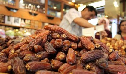 Ramazan ayının vazgeçilmezi hurma tezgâhlarda