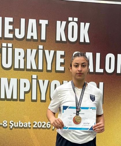 Elazığlı Sporcu Gülle Atmada Türkiye Şampiyonu Oldu