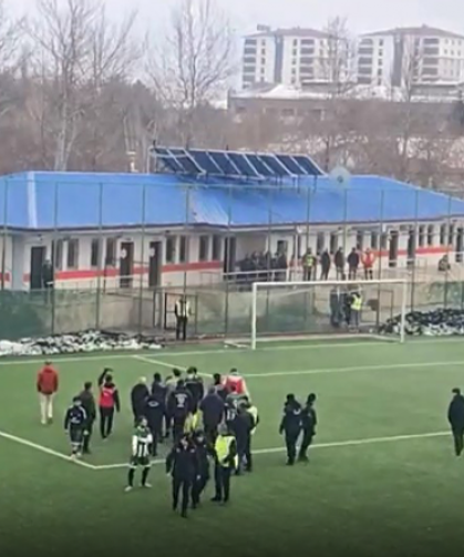 1. Amatör Ligde Play-Off Başladı: Elazığ İdman Yurdu - Palu Spor Maçı Yarıda Kaldı