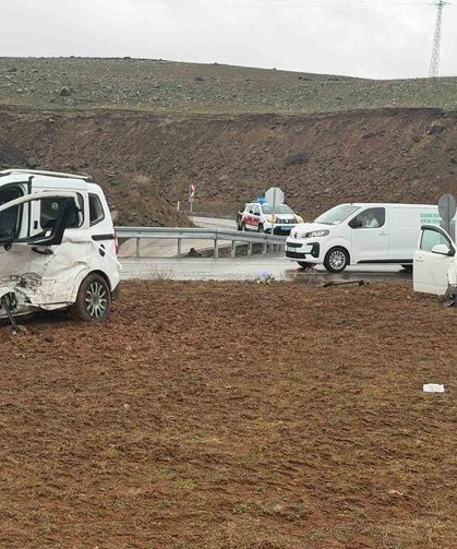 Bingöl'de trafik kazası: 12 yaralı