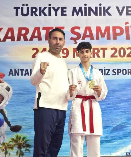 Elazığ’ın Altın Yumruğu Türkiye Zirvesinde