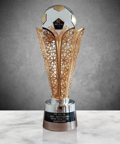 Erzurumspor ve Bursaspor Şampiyon Oldu