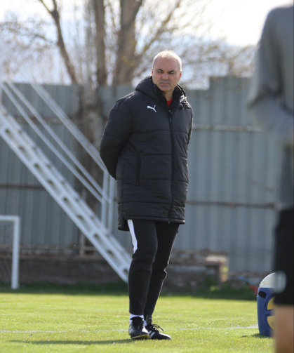 Elazığspor Teknik Direktörü Erkan Sözeri: "Elazığspor Rakip Seçmez, Çıkar Oyununu Oynar"