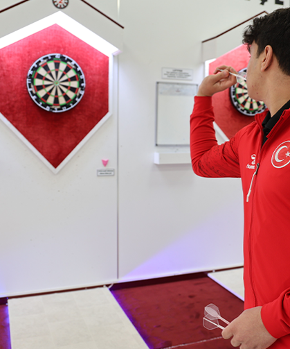 Dünya ve Türkiye Dart Şampiyonu Bedirhan Nas, 30 Madalyaya Ulaştı