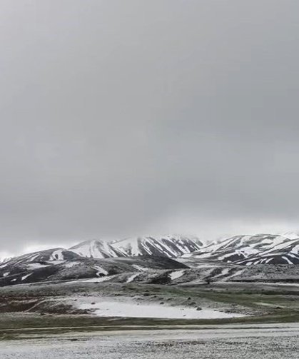 Karlıova'nın yüksek kesimlerine kar yağdı