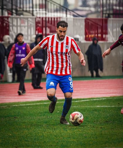 Tüm Liglerin Gol Kralı Kemal Rüzgâr