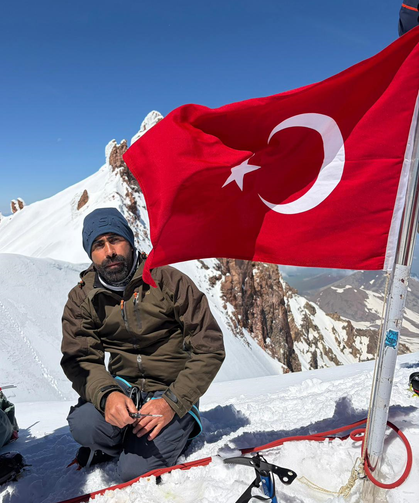 Erciyes’in Zirvesinde Elazığ İmzası