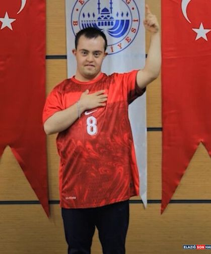 Elazığ'da Engelli Bireylerden Millilere Tam Destek