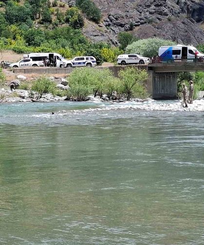 Akıntıya kapılan şahıs için arama çalışmaları sürüyor