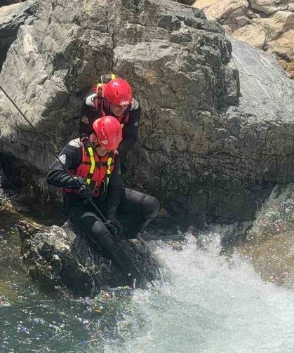 Akıntıya kapılarak kaybolan şahsı arama çalışmaları sürüyor