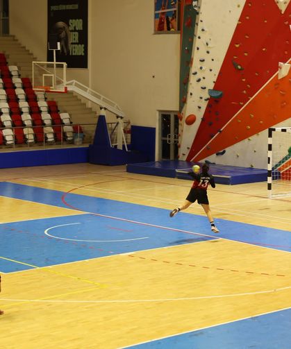 Elazığ Hentbolda Çifte Zafer: Kız ve Erkek Takımları Türkiye Yarı Finallerinde