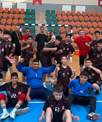 Elazığ Gençlik Spor Kulübü Minik Erkekler Hentbol Takımı Final Grubunda