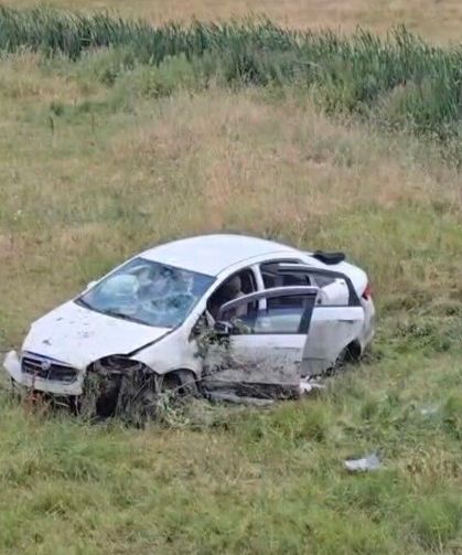 Bingöl'de kontrolden çıkan otomobil araziye uçtu: 3 yaralı