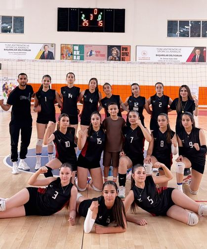 Elazığ Kız Voleybol Takımı Yarı Finalde