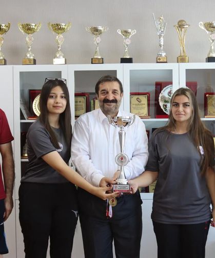 Şampiyon Raketler Bilginoğlu İle Buluştu