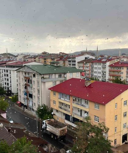 Bingöl'de sağanak yağış etkili oldu