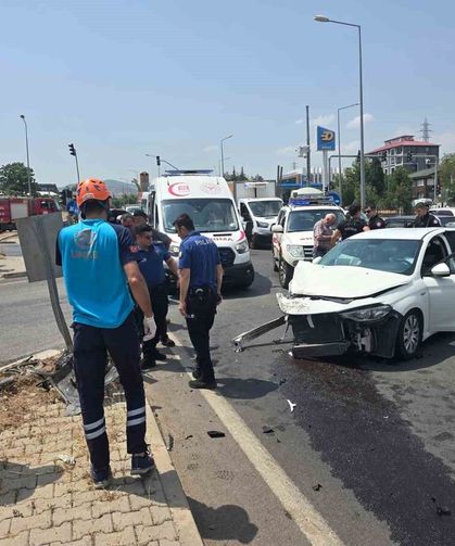 Bingöl'de trafik kazası: 3 yaralı