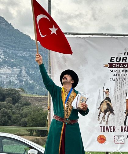 Elazığlı Milli Sporcu Veysel Batuhan Bay’dan Avrupa’da Çifte Madalya