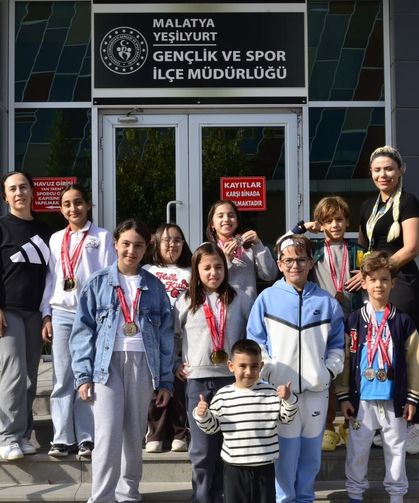 Malatya Yüzme Şenlikleri’nde Elazığlı Sporculardan Başarılı Performans