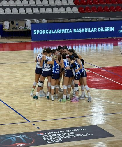 Elazığ’da Voleybol Derbisi Heyecanı
