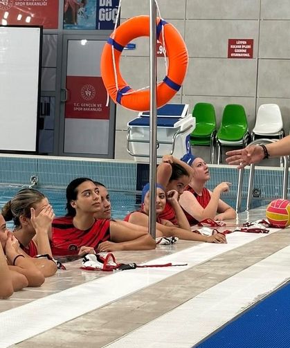 Namağlup Liderlikle Play-Off’a Yüzdüler