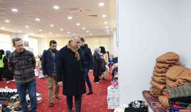 Sultangazi Belediyesi’nden ilçeye gelen depremzedelere destek