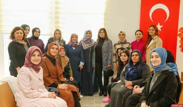 Bayburt Üniversitesi Kadınlar Gününü depremzedelerle birlikte kutladı