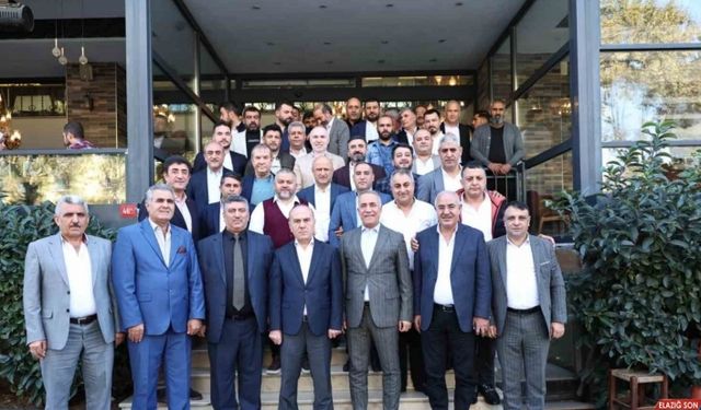 Sultangazi Belediye Başkanı Dursun, Müteahhitler Derneği üyeleriyle buluştu