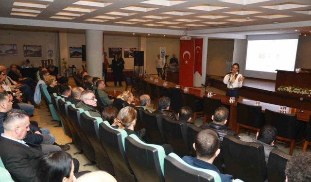 Selçuk’ta çarşı düzenlemeleri için esnafın görüşleri alındı