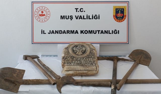Muş'ta kaçak kazı yapan 3 kişi suçüstü yakalandı